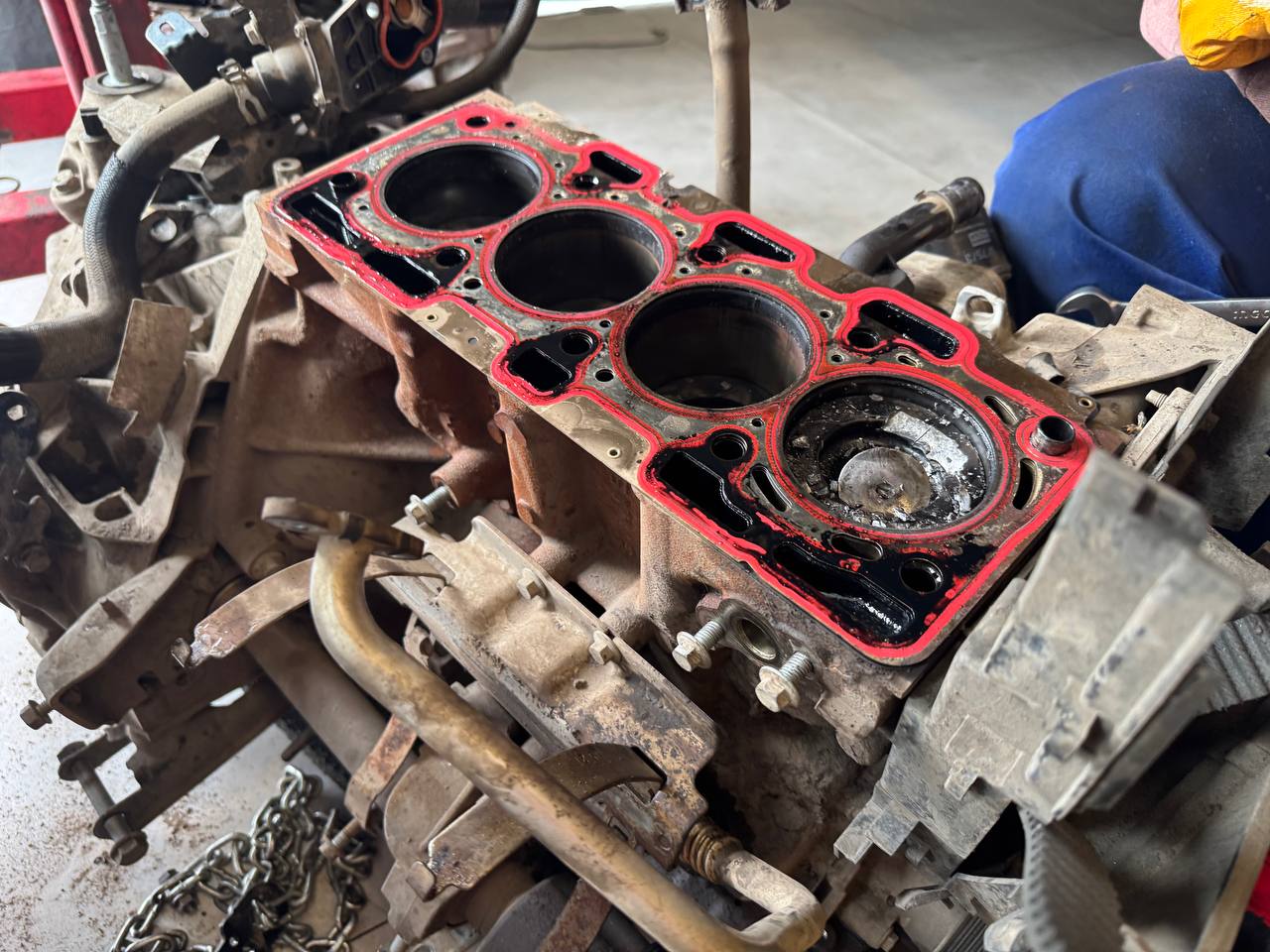 СТО Дніпро ремонт авто Дніпро ремонт двигуна автосервіс Дніпро автомайстерня комп’ютерна діагностика авто ремонт дизельного двигуна автосервіс для BMW двигун не заводиться автослюсар Дніпро ремонт автомобілів ремонт мотора перепрошивка двигуна ремонт турбіни двигун заклинив